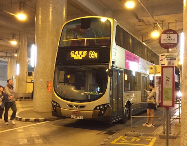 香港の二階建てバス