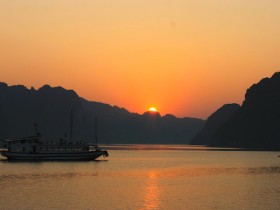 ベトナム・ハロン湾の夕日