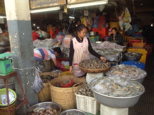 カンボジアの市場（プサー）