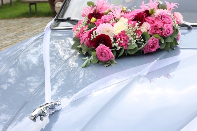 結婚式の車
