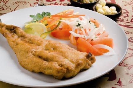 白身魚のフライ「メルルーサ・フリタ」