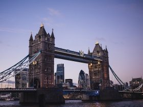 イギリスのロンドンの橋