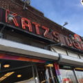 ニューヨークで食べよう！山盛りサンドウィッチが名物「Kat’z Delicatessen」