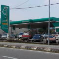 マレーシアでのガソリンの入れ方。どうやって車に給油したらいいの？