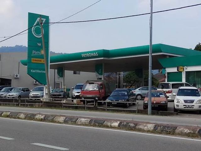 マレーシアのガソリンスタンド
