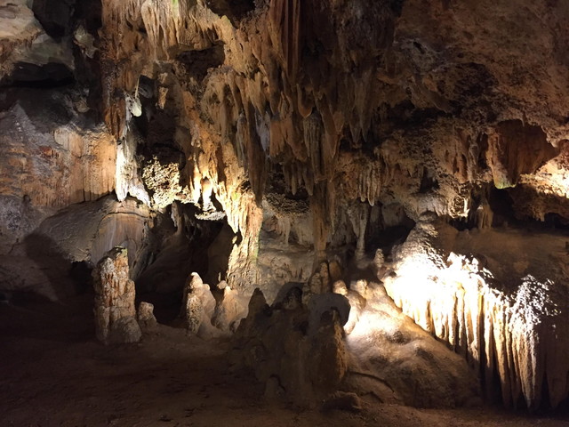 ルーレイ洞窟