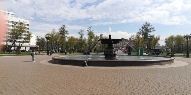 イルクーツクの中心部にあるキーロフ広場の噴水