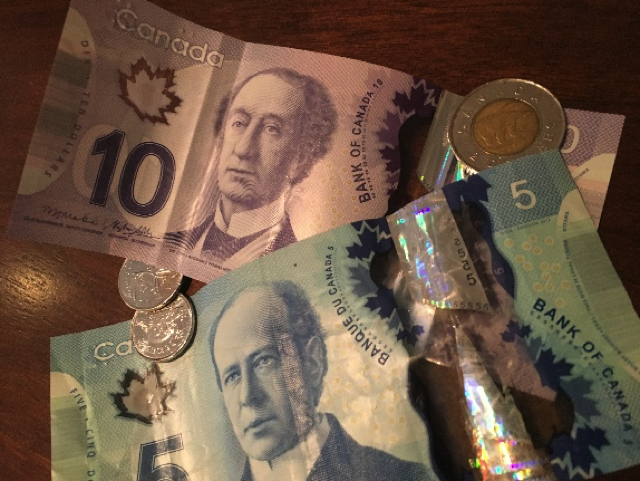 カナダのお金