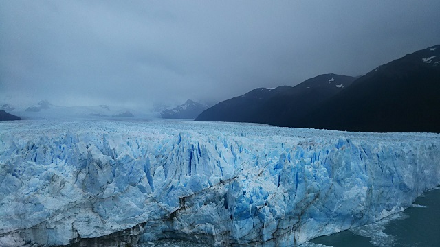 青く輝くアルゼンチンの大氷河 ペリトモレノ氷河を最大限に楽しむポイント5つ Guanxi Times 海外就職