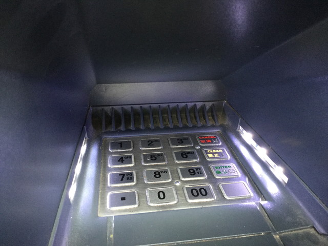 ATMのボタン